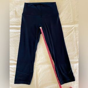 Lululemon sz 8 navy blue Align 21” leggings